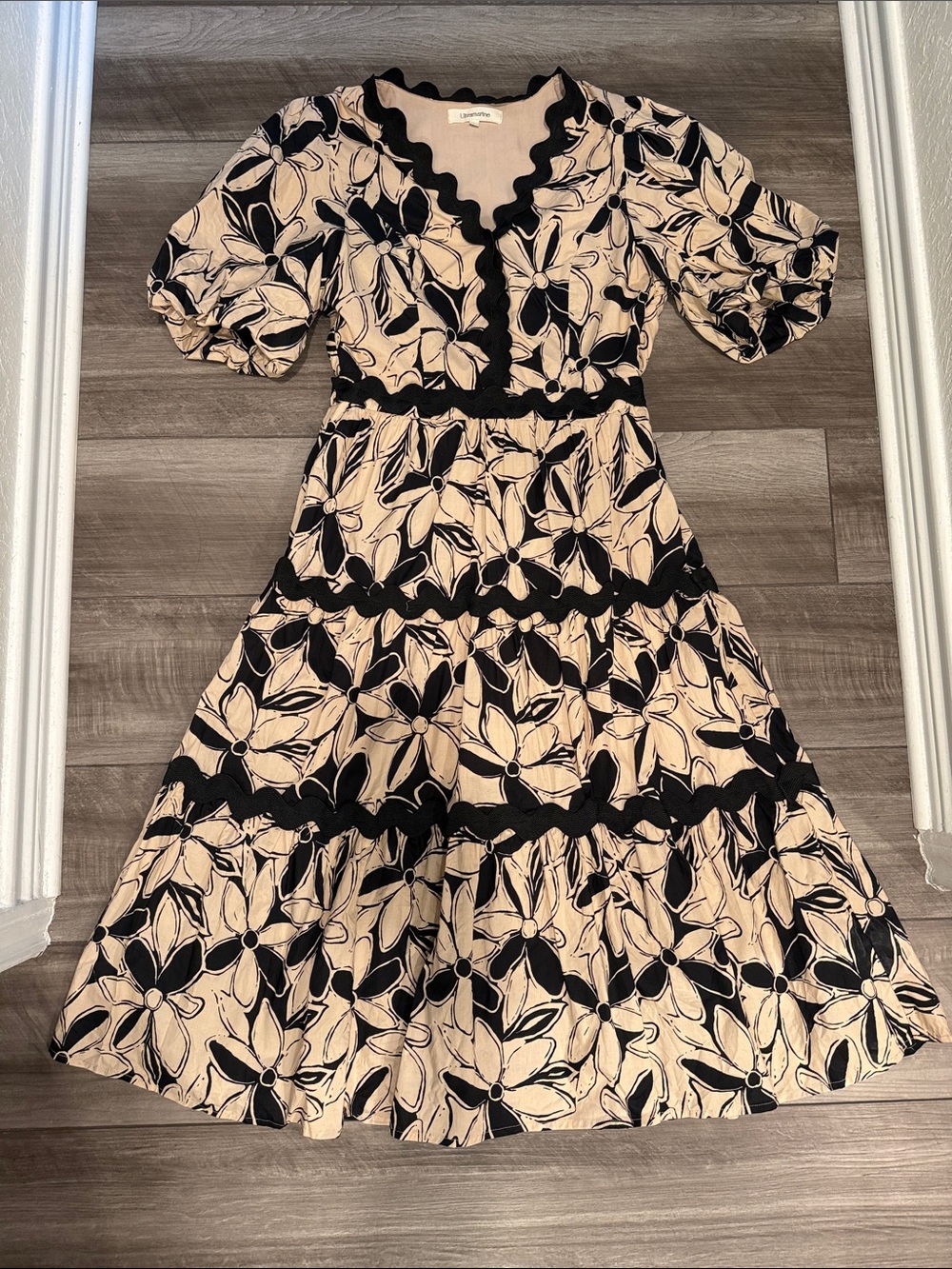 Boutique Scallop Trim Beige & Black Floral Midi Dress